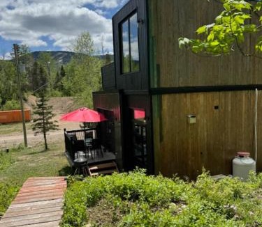 L'Anse-Saint-Jean House | cool box