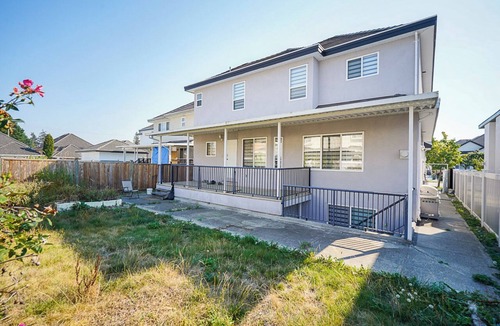 Surrey Newton House | Cool house with AC in charming Surrey