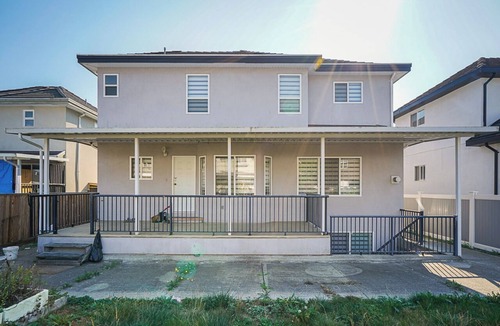 Surrey Newton House | Cool house with AC in charming Surrey