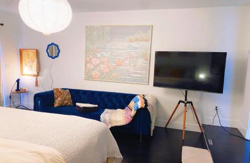 Maple Ridge House | Cora Rivergarden Retreat