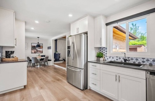 Windermere House | Coral | Beach Access | Fenced Yard | Fire Pit
