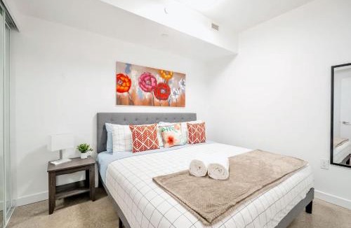 Downtown Toronto Hotel | Corktown Comfort Basement Suite Downtown Stay