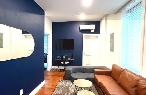 Corn Hill House | Cornhill 1BR Downtown High Falls Wi-Fi Kitchen TV