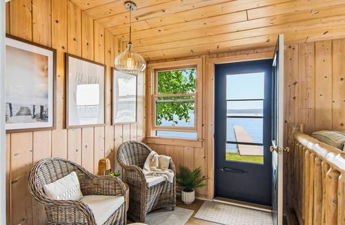 Glen Arbor Cottage | Cottage on Big Glen - Private Frontage