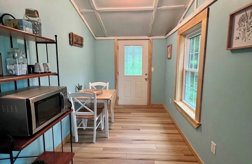 Wolcott Cottage | Cottage on the bay
