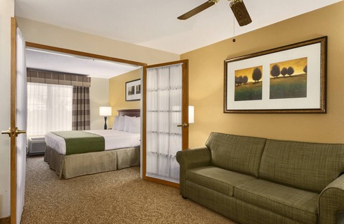 Marion Hotel | Country Inn & Suites by Radisson, Marion, OH