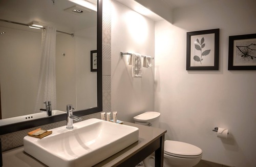 Erie Hotel | Country Inn & Suites by Radisson Erie
