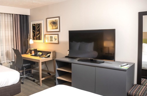 Erie Hotel | Country Inn & Suites by Radisson Erie