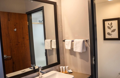 Erie Hotel | Country Inn & Suites by Radisson Erie