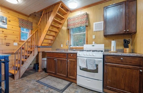 Langton Cabin | Country Retreat on Faircreek Acres