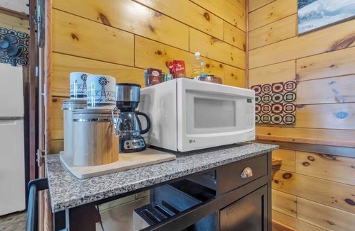 Langton Cabin | Country Retreat on Faircreek Acres