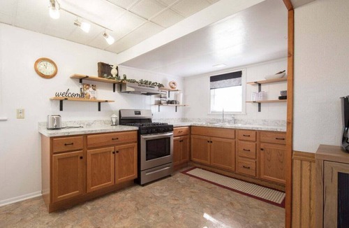 Dalton House | Country Retreat with Scenic Farm Views