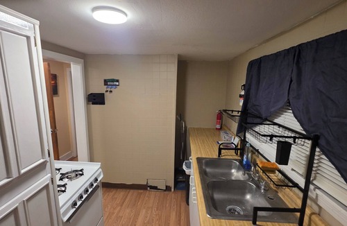 Port Crane Apartment | Cozy 1-bedroom apartment in serene Binghamton with AC