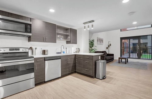 Gateway District Apartment | Cozy 1-bedroom apartment with AC in downtown Cleveland