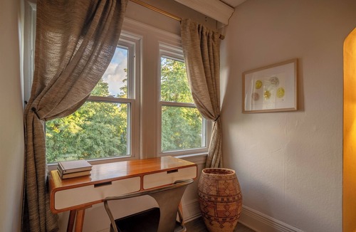 Front Park Apartment | Cozy 1-bedroom apartment in the lovely Elmwood Village