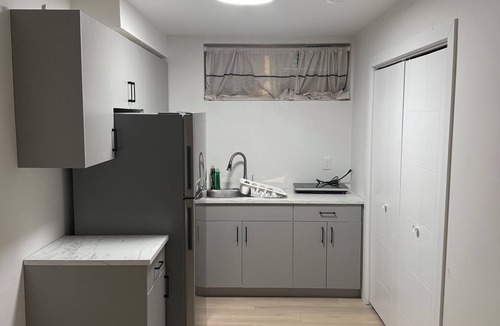 Winnipeg Apartment | Cozy 1 bedroom basement suite with private entrance from the side of the house