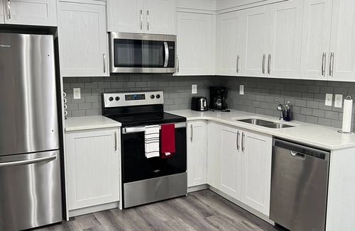 Calgary House | Cozy 1 bedroom basement suite on Howse Crescent + 15 minutes to Airport