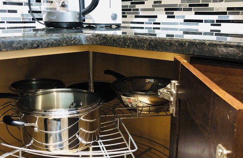 Southwest Calgary Condo | Cozy 2-Bedroom Condo with Parking