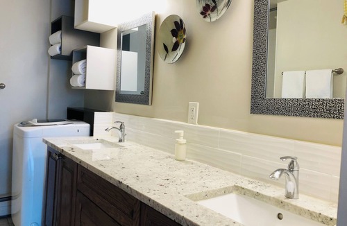 Southwest Calgary Condo | Cozy 2-Bedroom Condo with Parking