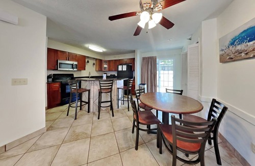 Put-in-Bay Condo | Cozy 2 BR Pool View Condo - C 1