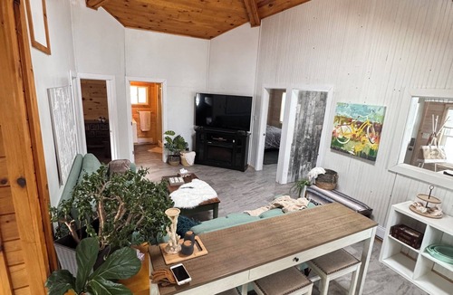 Winnipeg Beach House | Cozy 3 bedroom home close to the lake.