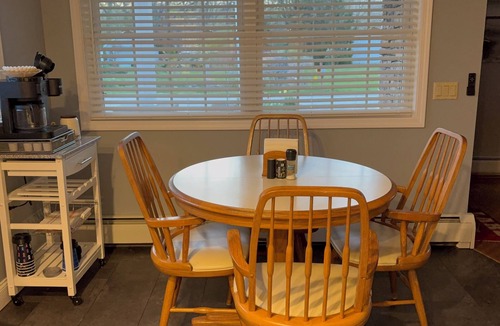 Dunkirk House | Cozy 3 bedroom house in quaint Private Van Buren Bay Lake Community