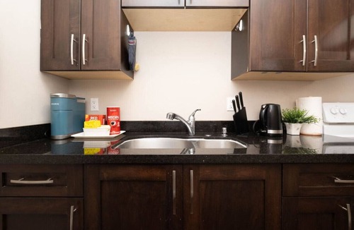 Marpole Apartment | Cozy 3 Bedrooms Suite –Near Airport & shops