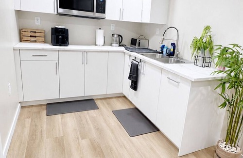 Winnipeg House | Cozy and beautifully furnished 2 bedroom basement suite in Devonshire