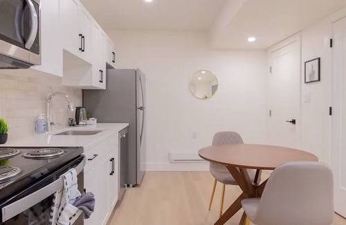 Saskatoon House | Cozy and Modern Basement Suite in Aspen Ridge