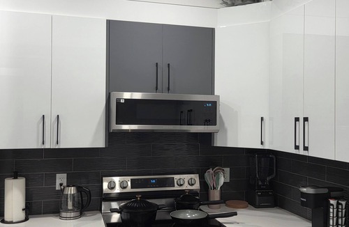 West Edmonton House | Cozy and Stylish 2 Bdr Suite with Private Entrance