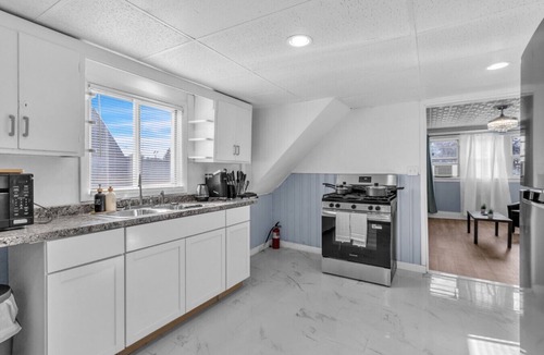 Lackawanna Apartment | Cozy apt South Buffalo