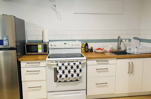 Kentville House | Cozy basement place