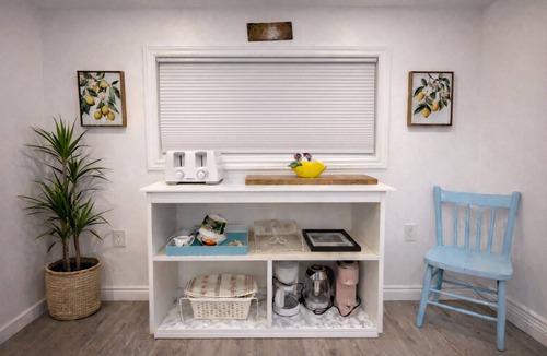 Balm Beach House | Cozy Beach Cottage w/Hot Tub steps to Balm Beach and close to Ski Resorts