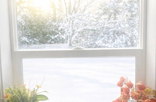 Balm Beach House | Cozy Beach Cottage w/Hot Tub steps to Balm Beach and close to Ski Resorts