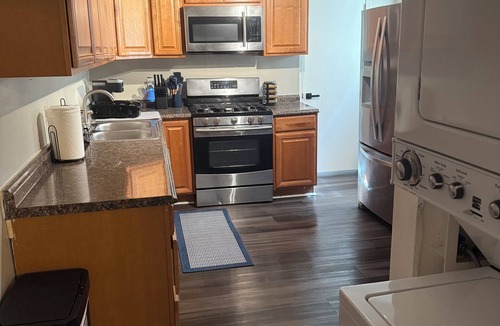South Side Flats House | Cozy Centralized 3bd 2bath House w/Free Parking