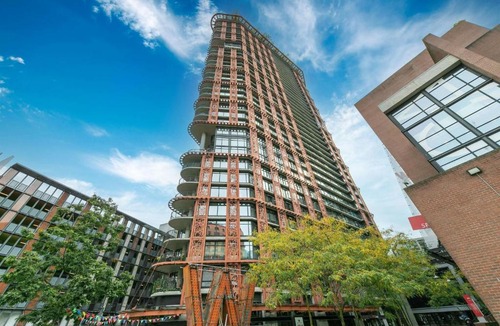 Gastown Apartment | Cozy City Stay Downtown Vancouver