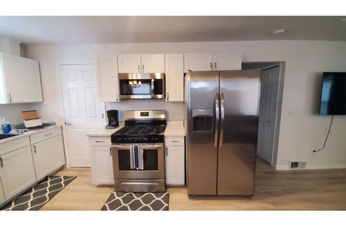 Allen Park House | Cozy Convenience Brand New Listing from Super Host!