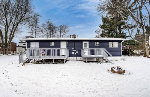 Riverside House | Cozy Cottage Getaway-Relax and Recharge-Minutes from Beaches