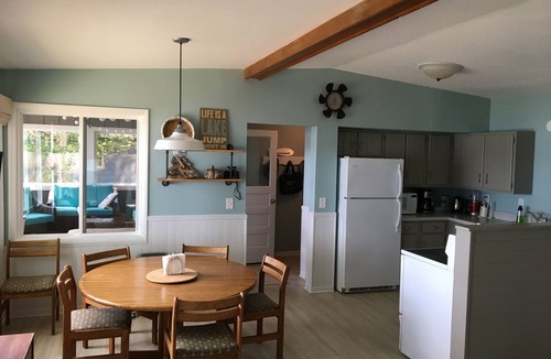 Interlochen Cottage | Cozy Cottage on a beautiful 2,000 acre lake.