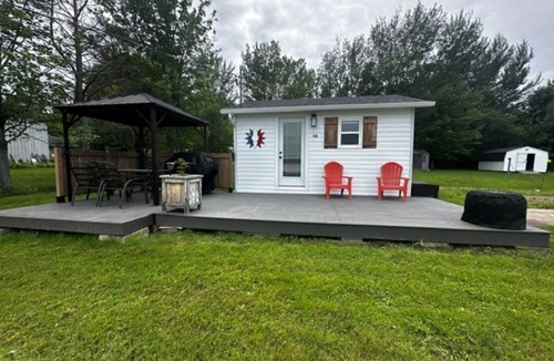 Beaubassin East Cottage | Cozy cottage River view, close to beaches and amenities.