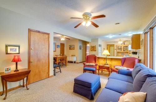 Higgins Lake House | Cozy Cottage w/Sunroom - Walk to Higgins Lake!