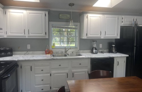 Put-in-Bay House | Cozy Cub Cabin 2 Sleeps 10 Full Linens Provided