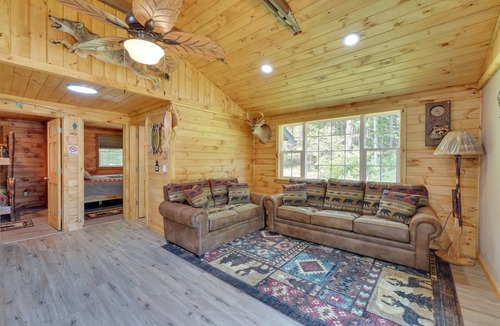 Ellicottville Cabin | Cozy Ellicottville Cabin w/Water Views - Near Ski