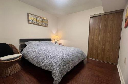 Markham House | Cozy Family Suite, entire place with two beds, pravite washroom and kitchen
