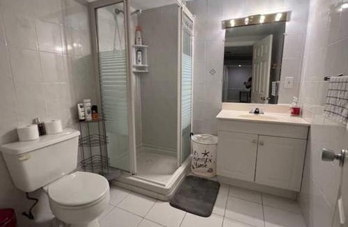 Markham House | Cozy Family Suite, entire place with two beds, pravite washroom and kitchen