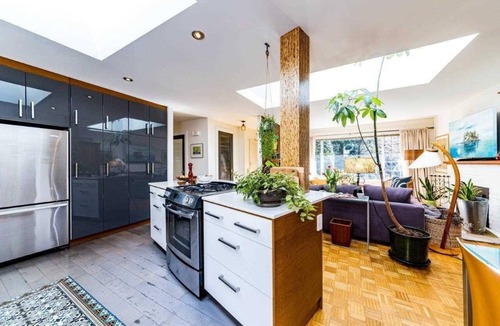 Horseshoe Bay House | Cozy Forest Retreat in Horseshoe Bay | Walk to Beaches & Village