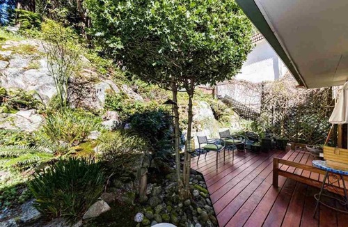Horseshoe Bay House | Cozy Forest Retreat in Horseshoe Bay | Walk to Beaches & Village