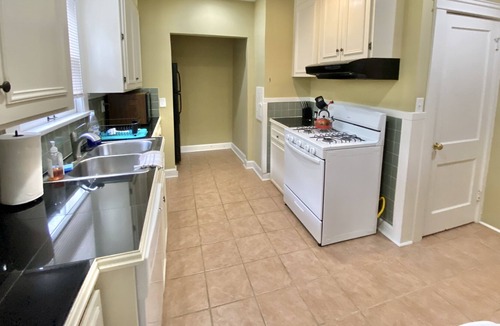 Cleveland Heights House | Cozy Home for Travelers & Patients, Pets Welcome