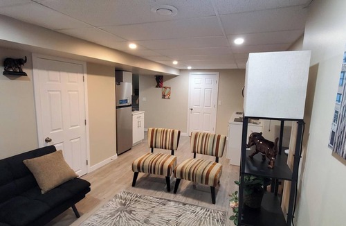 Fort Gary House | Cozy Home in Heart of Bridgwater, Winnipeg - Home away from home!