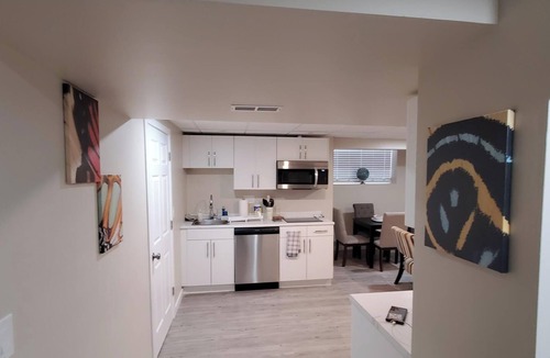 Fort Gary House | Cozy Home in Heart of Bridgwater, Winnipeg - Home away from home!
